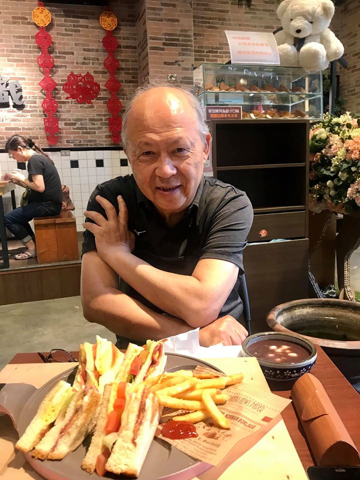 72歲醫生花2年「替失智母打造陽光玻璃屋」母子同住　「全依媽媽需求設計」各自擁空間：想親自守護