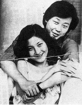 一夫兩妻！兩女共侍一夫37年 「2個妻子和諧同住一棟樓」 九旬母親卻住養老院