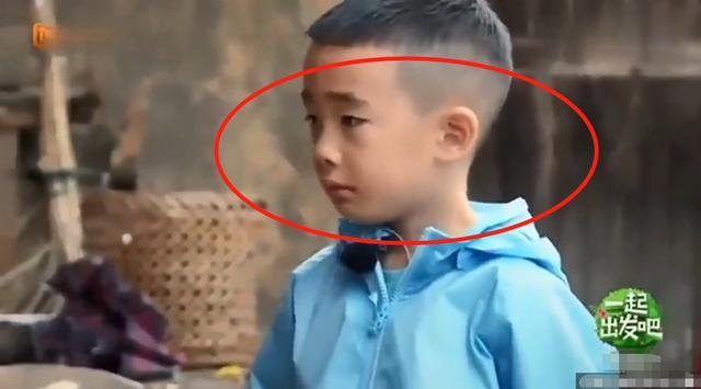 Jasper說謊不承認！陳小春「氣得踢飛碗筷」嚇壞眾人，事後「教育方式」卻讓人佩服 