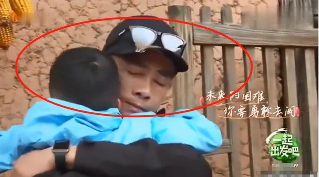 Jasper說謊不承認！陳小春「氣得踢飛碗筷」嚇壞眾人，事後「教育方式」卻讓人佩服 