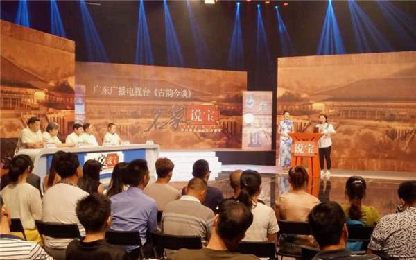 貴婦帶「1400年古畫」鑒寶，專家一眼篤定是贗品      貴婦大笑：你可知它的出處？