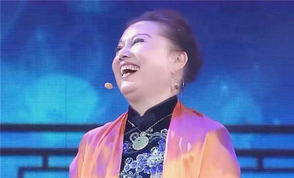 貴婦帶「1400年古畫」鑒寶，專家一眼篤定是贗品      貴婦大笑：你可知它的出處？