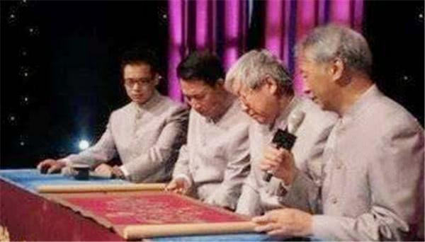 貴婦帶「1400年古畫」鑒寶，專家一眼篤定是贗品      貴婦大笑：你可知它的出處？