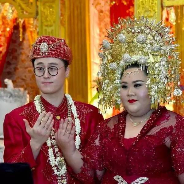 真愛無敵！胖女孩戀上南韓歐巴被酸「醜胖超不配」　「結婚照曝光」驚覺：吃天鵝肉的是帥哥 
