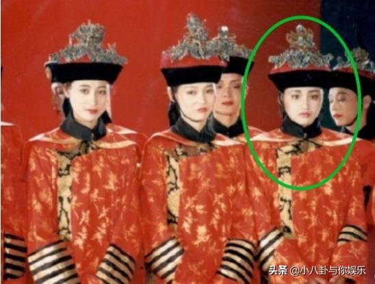 王祖賢30年前故宮舊照！白裙仙氣飄飄「扮夢露秀舞姿」，背後宮女已「逆襲成當紅巨星」身家上億