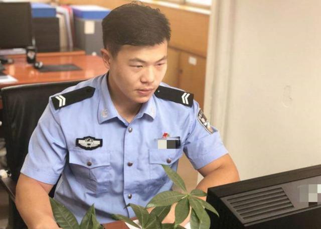 爸爸姓「公」喜得三胞胎，爺爺隨口取名，員警聽完笑了：「長大來我這上班～」