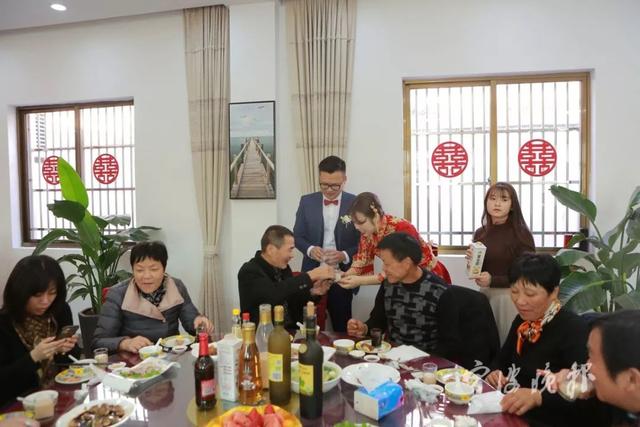 年收入9億！富二代結婚「婚宴沒有龍蝦鮑魚」還只請30個人　直到「老父親暖心致詞」賓客含淚：嫁對人了