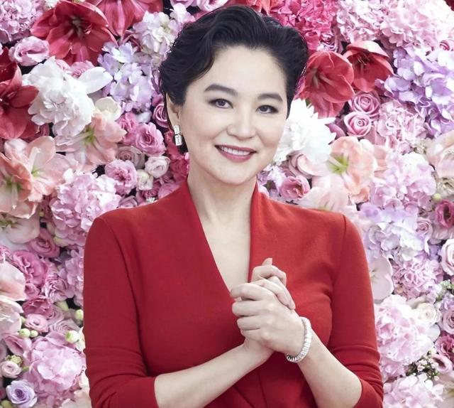 同胞不同命？妹妹是林青霞，她卻嫁外地「靠退休金度日」 姐妹二人36年才相認：平淡也很好