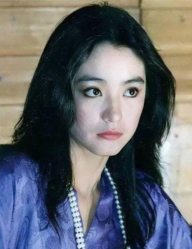 同胞不同命？妹妹是林青霞，她卻嫁外地「靠退休金度日」 姐妹二人36年才相認：平淡也很好