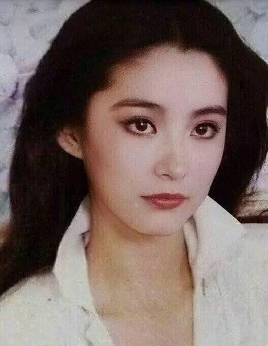 同胞不同命？妹妹是林青霞，她卻嫁外地「靠退休金度日」 姐妹二人36年才相認：平淡也很好