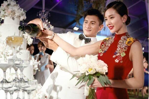 差16歲父女戀被酸！劉詩詩親吐心聲「是我配不上吳奇隆」　罕曝婚後生活「不需要刻意去說」酸民全服了