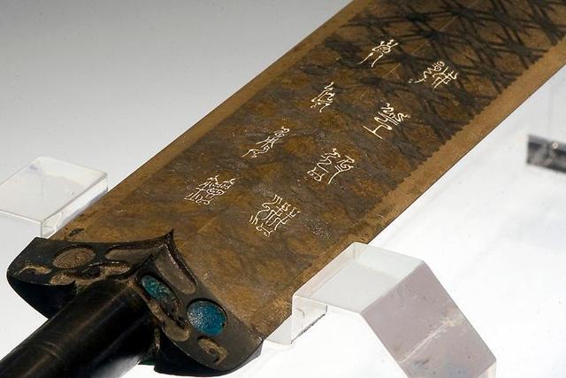 兵馬俑出土一把「絕世神劍」,X光照射後「發現其中奧秘」,連美國專家們都難以置信:絕不可能