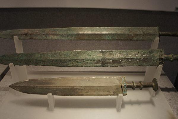 兵馬俑出土一把「絕世神劍」,X光照射後「發現其中奧秘」,連美國專家們都難以置信:絕不可能