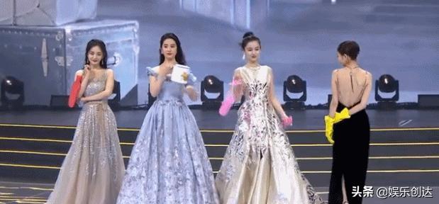 當紅四大女神罕見同台鬥豔！baby、楊冪精緻甜美，佟麗婭大秀美背，劉亦菲「一襲繁花公主裙」閃耀全場