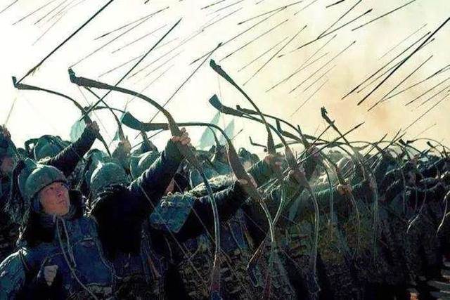 智慧驚人！古代打仗    為何弓箭手要先將「箭頭插在糞便裡浸泡」？專家：不泡不行 