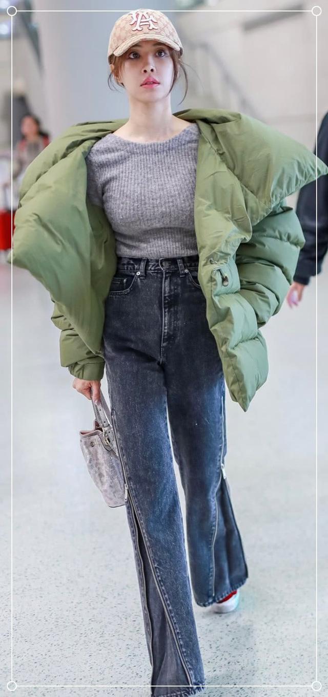 蔡依林現身機場「穿羽絨服配喇叭褲」低調有型　156公分小個子「視覺身高170」靠穿搭成完美比例