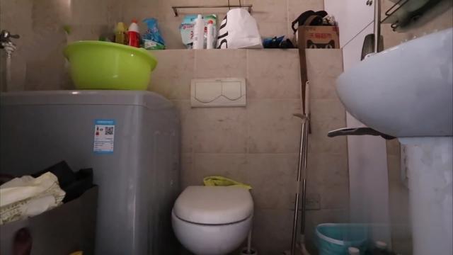 毫無隱私！姐弟倆住8坪房子太尷尬，設計師妙手回春    巧變三室三廳