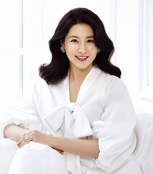 好幸運！台灣人妻嫁到南韓「陪兒彩排驚見李英愛」　驚喜合照「同學媽媽是女神」：歲月不敗女人