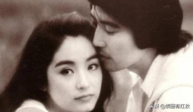 人生如戲！秦漢「為了林青霞」與豪門妻離婚　輾轉多年重逢「交往9年仍分手」73歲單身與子相依