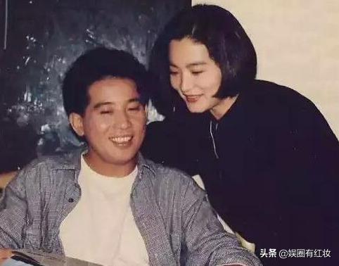 人生如戲！秦漢「為了林青霞」與豪門妻離婚　輾轉多年重逢「交往9年仍分手」73歲單身與子相依