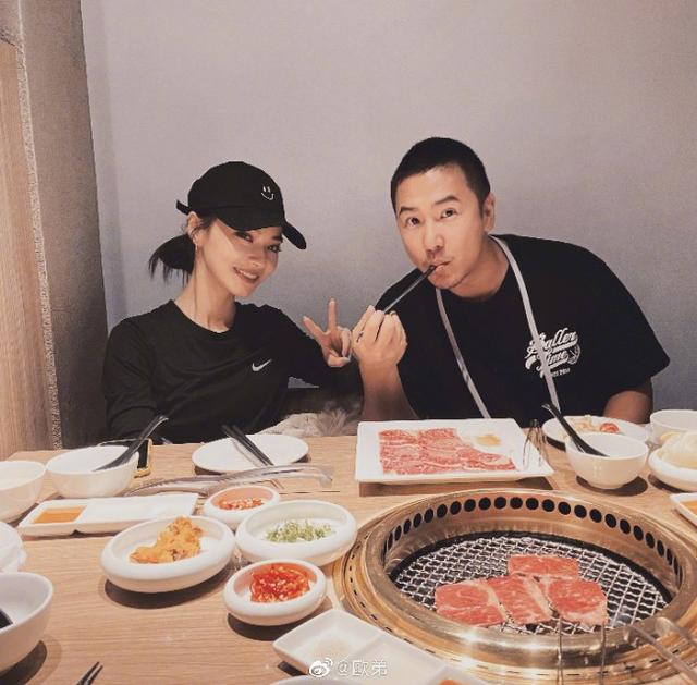 嫌老婆太瘦!歐弟帶妻吃好料「側面撞臉張韶涵」 可愛女兒「結合優良基因」身穿大衣像小貴婦