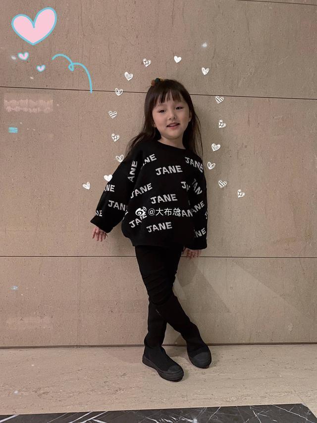 嫌老婆太瘦!歐弟帶妻吃好料「側面撞臉張韶涵」 可愛女兒「結合優良基因」身穿大衣像小貴婦