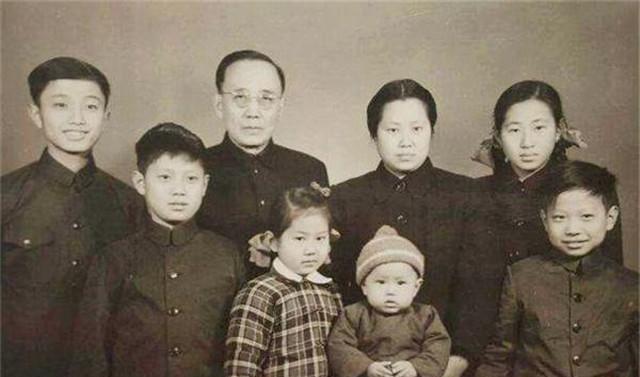 髮妻太「醜」!他毅然出走26年,在外兒孫滿堂 妻子卻守了60多年活寡