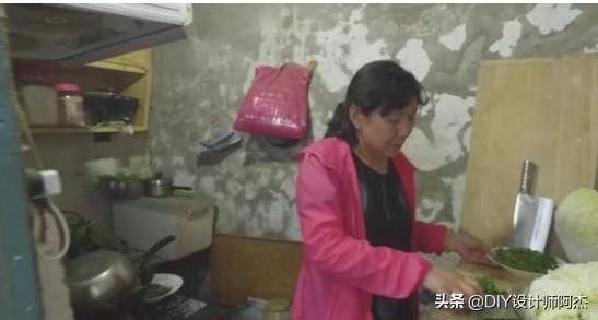 屋內堆滿雜物！一家六口「同住不到12坪蝸居」連廁所都沒有　天才設計師出馬「打造功能齊全迷你房」成果美不勝收