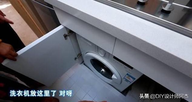 屋內堆滿雜物！一家六口「同住不到12坪蝸居」連廁所都沒有　天才設計師出馬「打造功能齊全迷你房」成果美不勝收
