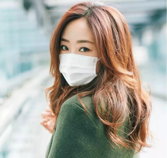 日本女生為什麼愛戴口罩？看完100位妹子戴口罩的「前後對比照」，你就知道真相了