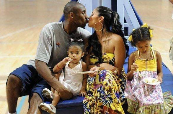 「籃球巨星」隕落！Kobe 6口之家只剩4人，37歲美妻帶著3女兒，「最小才8個月」記不住父親長相