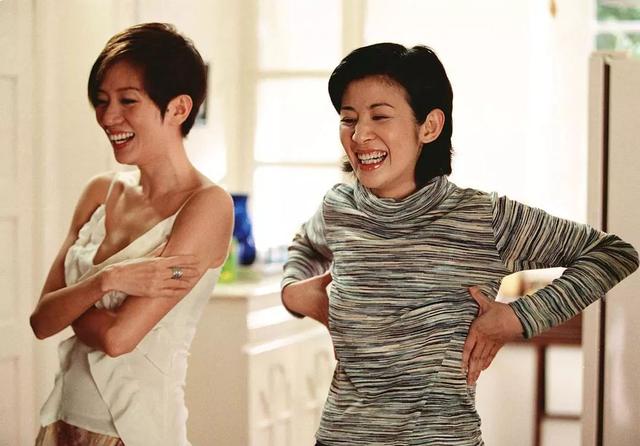 同居22年不結婚！吳君如陳可辛「堅持分房睡」，經濟獨立卻仍感情甜蜜：不願被婚姻束縛