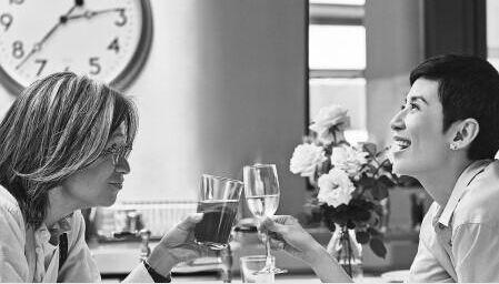 同居22年不結婚！吳君如陳可辛「堅持分房睡」，經濟獨立卻仍感情甜蜜：不願被婚姻束縛