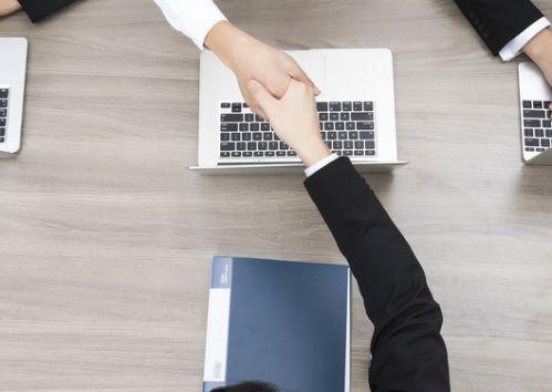 面試官：只有100元，如何請10萬人吃飯？應聘者「精彩回答」意外被錄用