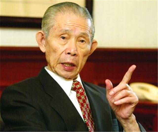 為報恩以身相許！婚後才知對方早有妻子，養大5子後棄百億家產凈身出戶