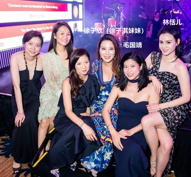 林青霞繼女過年聚會「現場名媛個個不簡單」　霸氣站中間「修長美腿超吸睛」看不出是二寶媽