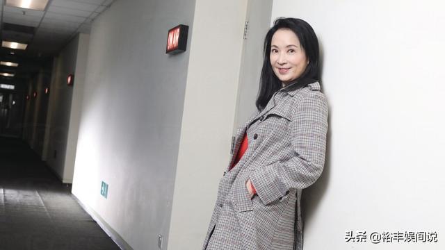 56歲龔慈恩「真心祝福前夫」不強求找伴！　女兒甜美可人「16歲學霸兒高大帥氣」常伴母左右