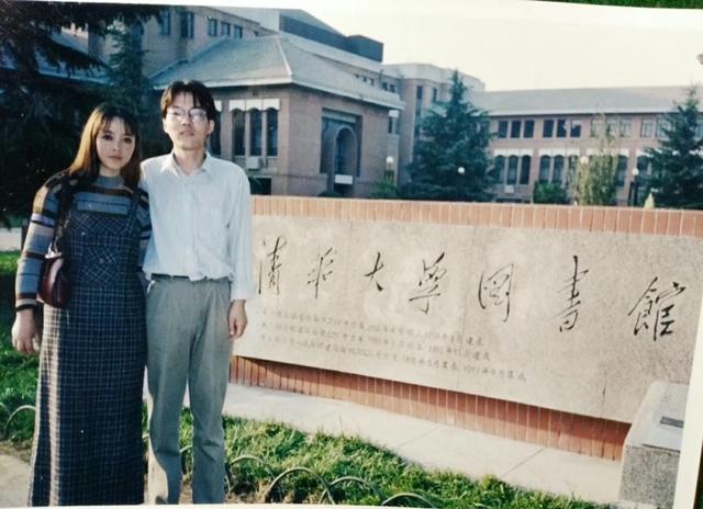 一家三口屬我最醜！網友紛紛曬出「父母年輕照」，超高顏值引熱議：感覺不是親生的