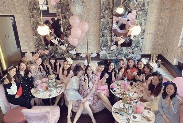 42歲吳佩慈四胎產女！「六年剖腹四次」湊一對好字，網友大呼佩服，百億男友卻仍無意迎娶？