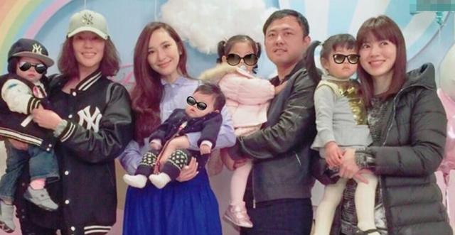 42歲吳佩慈四胎產女！「六年剖腹四次」湊一對好字，網友大呼佩服，百億男友卻仍無意迎娶？