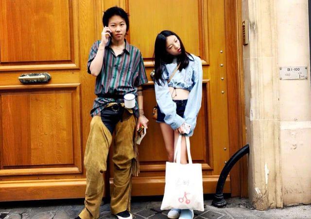 李嫣直視「兔唇」！大方曬自畫像「不刻意修飾」反映強大內心，網友：被吻過的天使更美貌