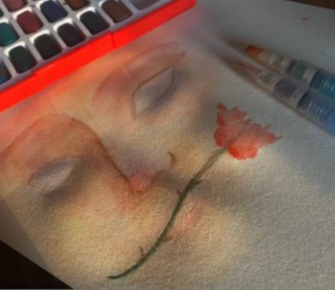 李嫣直視「兔唇」！大方曬自畫像「不刻意修飾」反映強大內心，網友：被吻過的天使更美貌