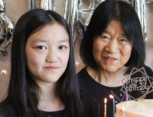 李嫣直視「兔唇」！大方曬自畫像「不刻意修飾」反映強大內心，網友：被吻過的天使更美貌