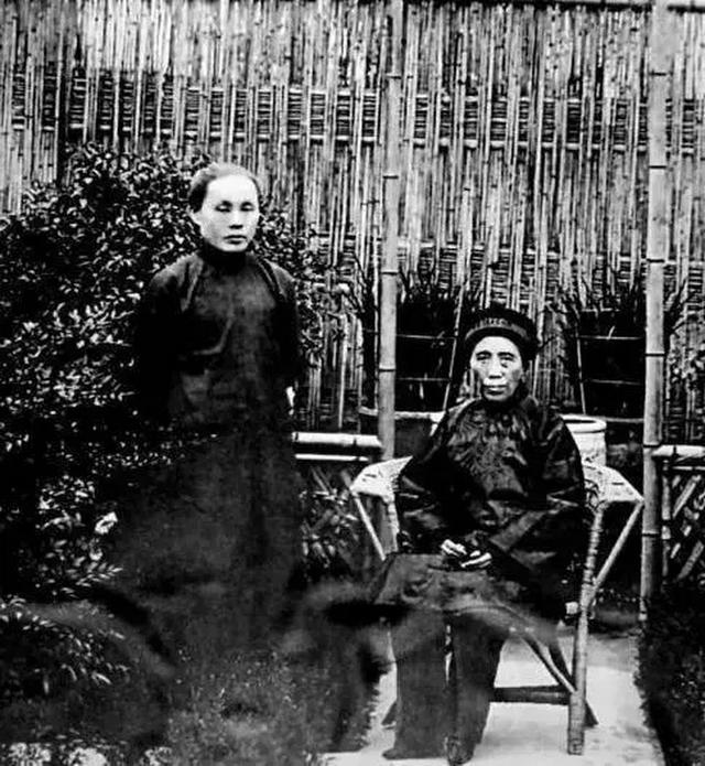 成婚五天就出走！5年僅回一封信，26年後歸家     他向髮妻深鞠一躬