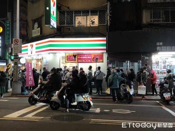 口罩買不到！全家超商「自動開產線」賣自有品牌口罩　釋出56萬個「沒有購買限制」價格曝光