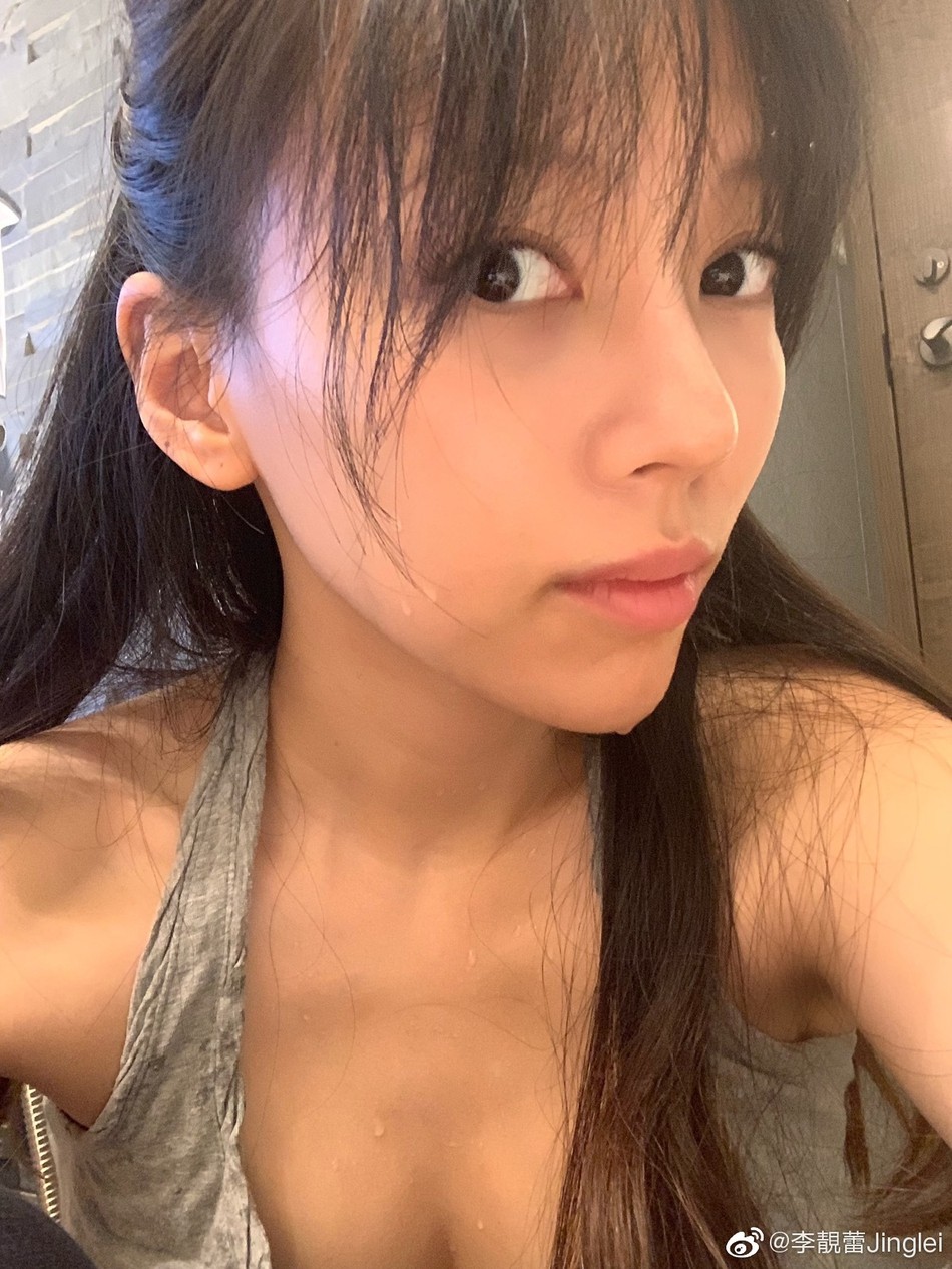 王力宏愛妻曬「母子溫馨互動」畫面超有愛！　一家5口和樂「不忘關心大眾」為疫區加油打氣