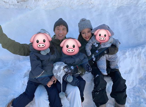 王力宏愛妻曬「母子溫馨互動」畫面超有愛！　一家5口和樂「不忘關心大眾」為疫區加油打氣