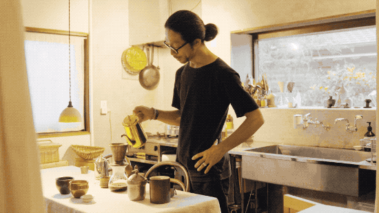 神仙夫妻！買下48坪小屋「恩愛卻互不打擾」妻有秘密通道　負債830萬靠屋內「4.5坪咖啡店」開創第二人生
