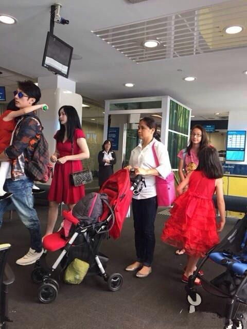 終於高調秀恩愛！吳尊罕見攜太太看澳網比賽，嬌妻「正面高清照」曝光：皮膚細膩氣質清純