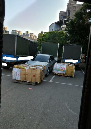 亂停私人車格！地主找不到人「又不能隨便拖吊」　最後出招「送他無限停車」網友讚：太療癒